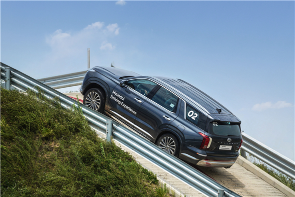 9-現代汽車全球旗艦SUV 全新帕里斯帝展示絕佳越野實力.jpg
