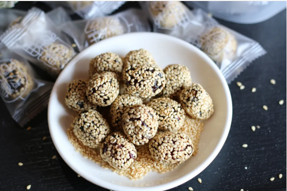 阿膠+紅棗養(yǎng)足氣血 一日吃仨?xiàng)椙啻翰伙@老 阿膠+紅棗養(yǎng)足氣血 一日吃仨?xiàng)椙啻翰伙@老