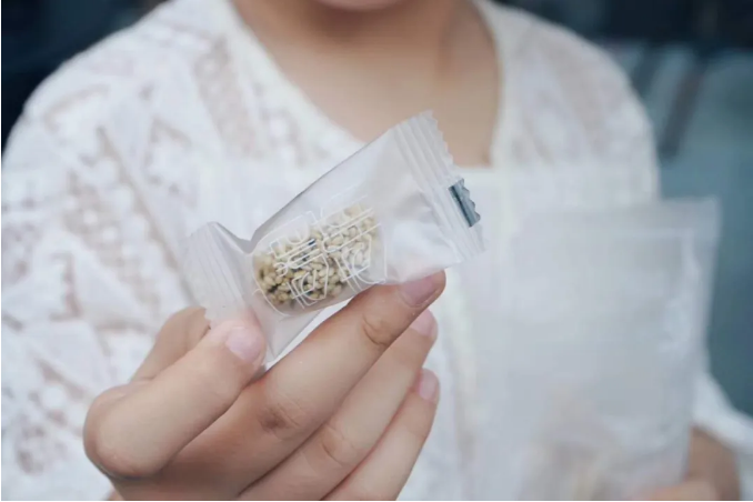 阿膠+紅棗養(yǎng)足氣血 一日吃仨?xiàng)椙啻翰伙@老 阿膠+紅棗養(yǎng)足氣血 一日吃仨?xiàng)椙啻翰伙@老