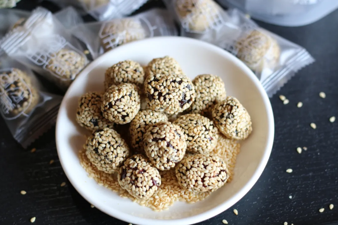 阿膠+紅棗養(yǎng)足氣血 一日吃仨?xiàng)椙啻翰伙@老 阿膠+紅棗養(yǎng)足氣血 一日吃仨?xiàng)椙啻翰伙@老