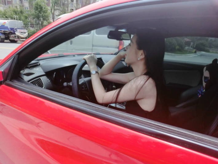 媳婦當車模