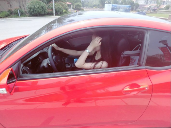 媳婦當車模